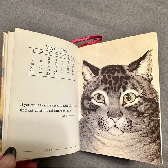 📚Vintage 1995 Cat Calendar Agenda Hardcover Illustrated Book - Picture 4 of 12